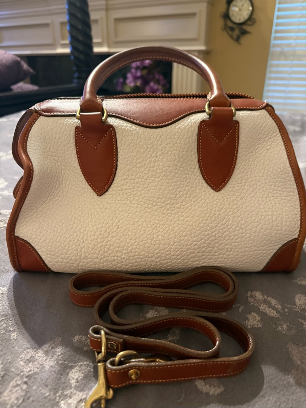 Gladstone vintage White Pebbled Leather Satchel with Brown Trim - Picture 5 of 7